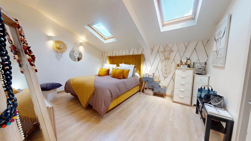 Maison - 291 m² - 9 pièces