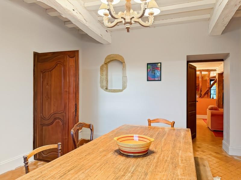 Maison en pierre - 302 m² - 8 pièces