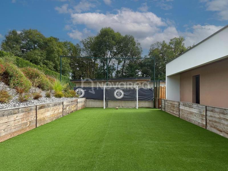 Maison - 185 m² - 6 pièces