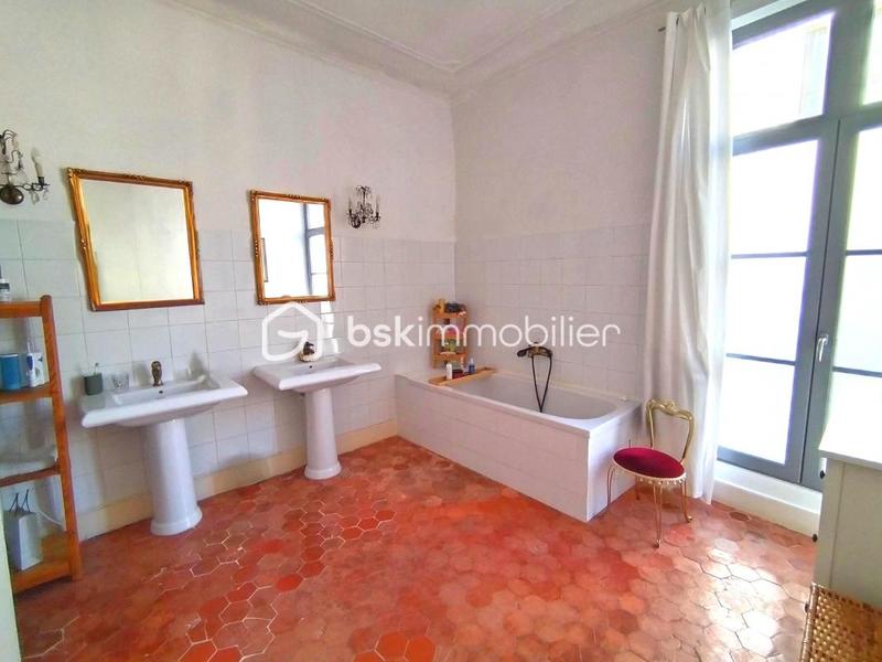 Maison de maîtres - 260 m² - 7 pièces