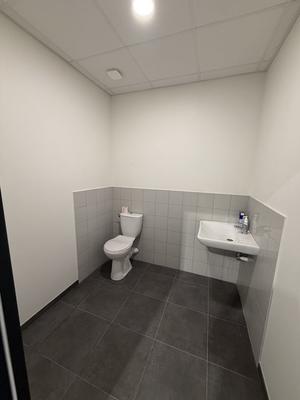 Local d'activités - 150 m² - 4 pièces