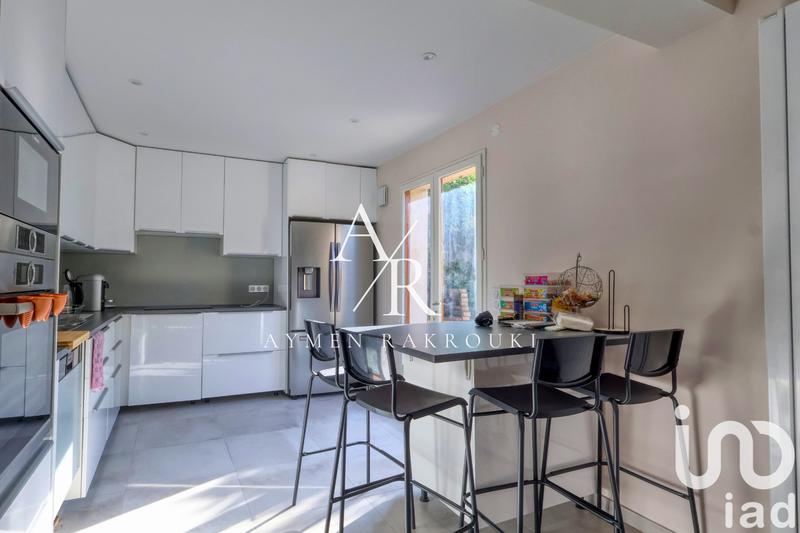 Maison - 121 m² - 10 pièces