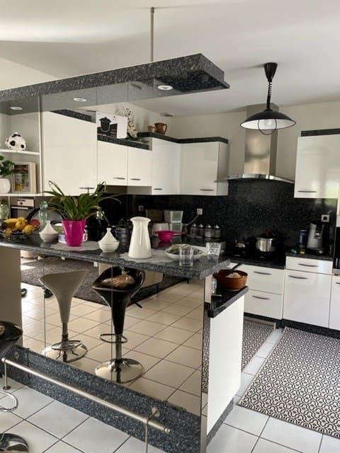 Maison - 182 m² - 5 pièces