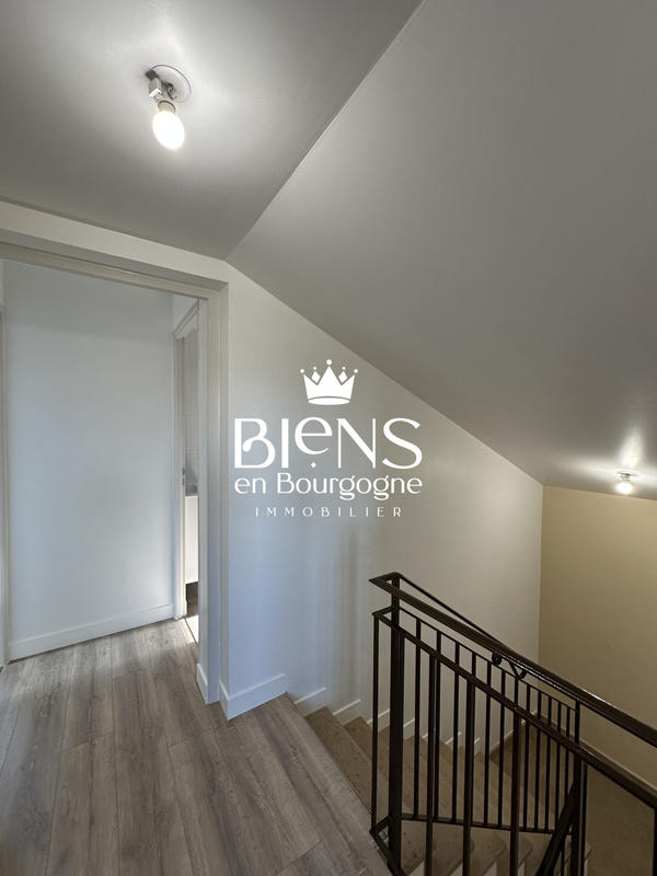 Maison traditionnelle - 95 m² - 5 pièces