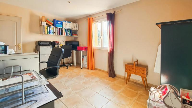 Maison - 204 m² - 5 pièces
