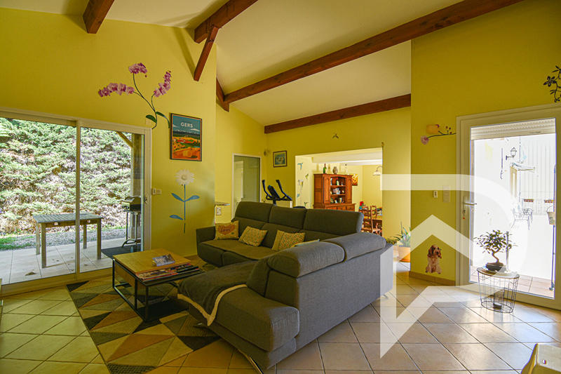 Maison - 187 m² - 11 pièces