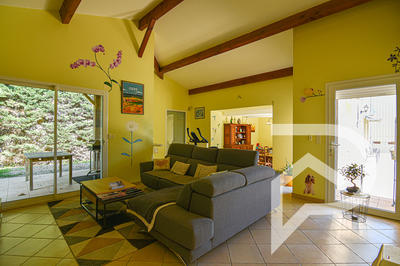 Maison - 187 m² - 11 pièces