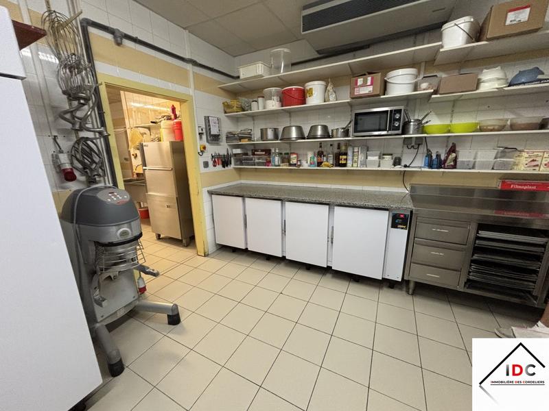 Fonds de commerce - 180 m²