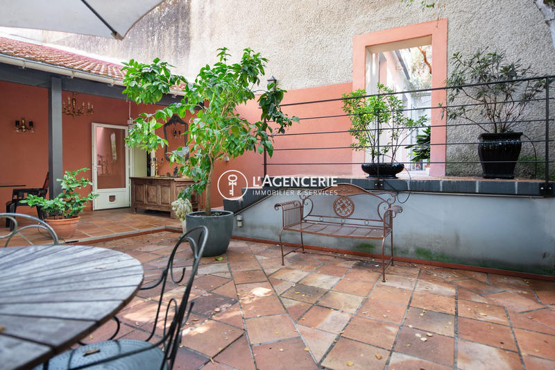 Maison - 275 m² - 8 pièces