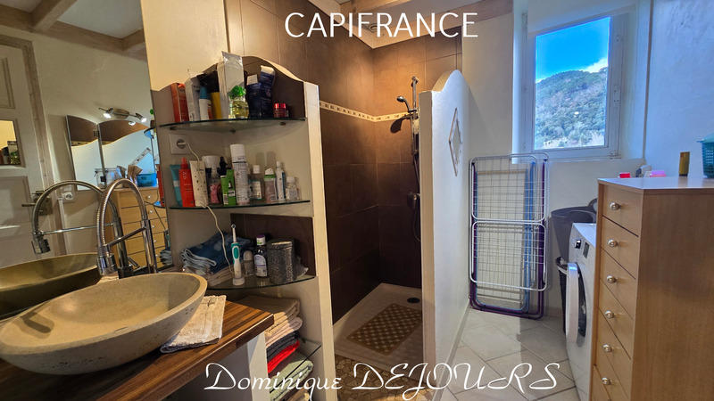 Maison - 224 m² - 7 pièces