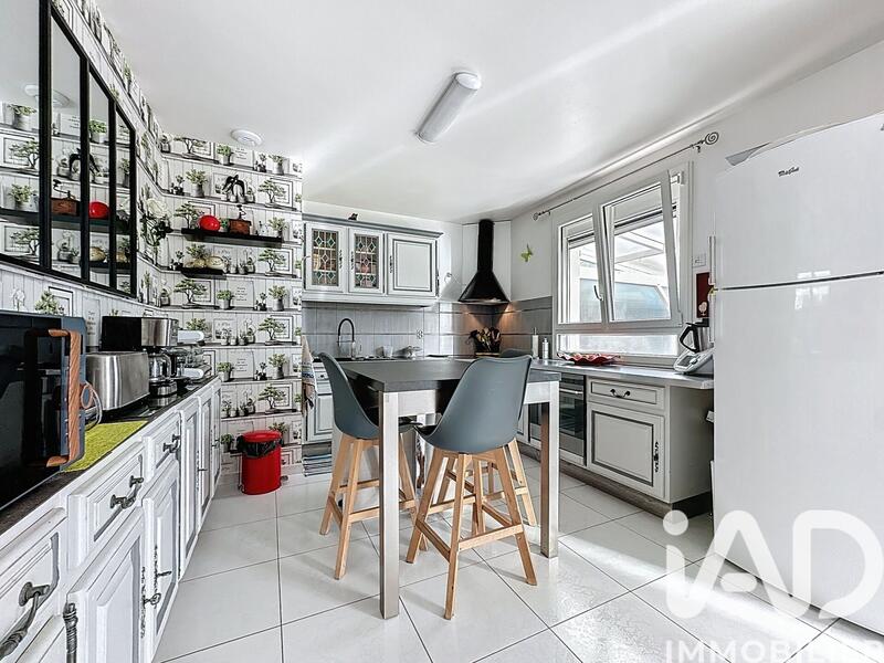 Maison - 90 m² - 4 pièces