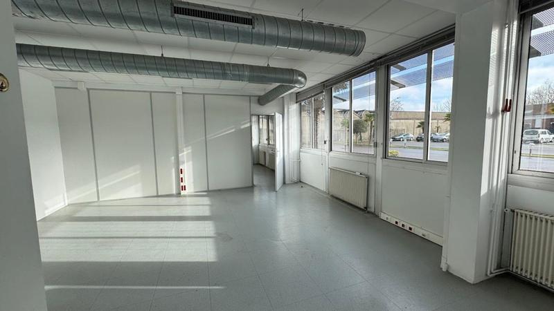 Bureau - 404 m²