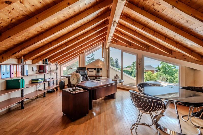 Propriété - 380 m² - 9 pièces