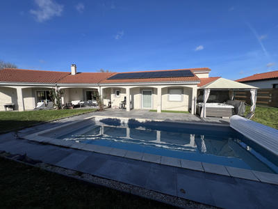 Maison - 180 m² - 8 pièces