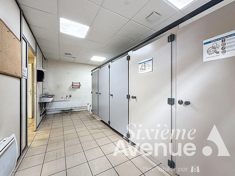 Local d'activité / Entrepôt - 1 870 m²