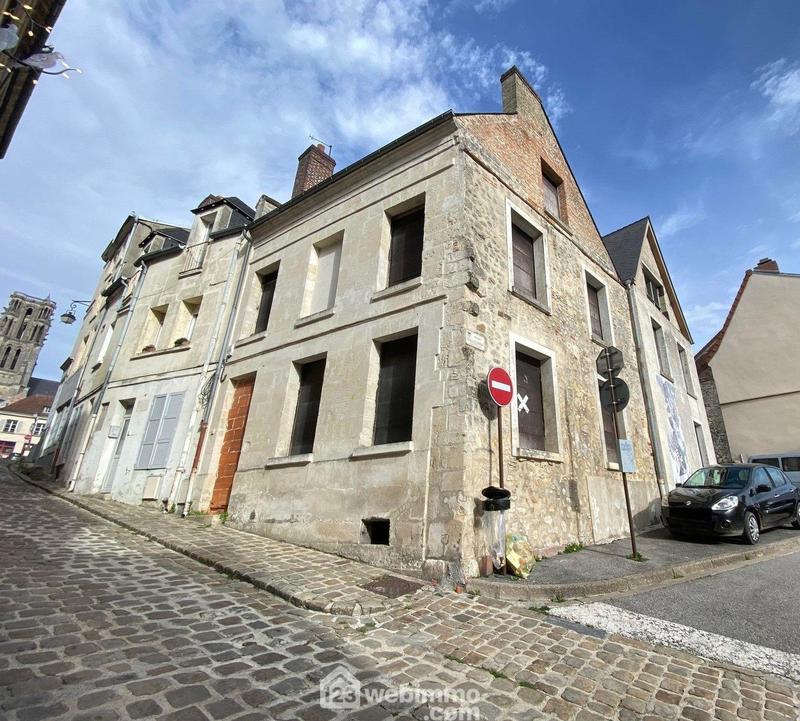 Maison de ville - 273 m² - 1 pièce