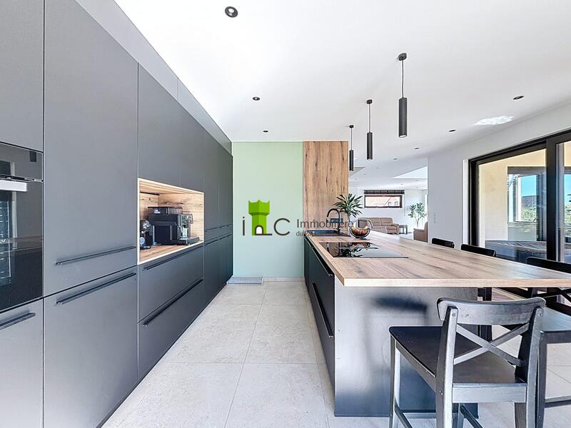 Maison contemporaine - 161 m² - 6 pièces