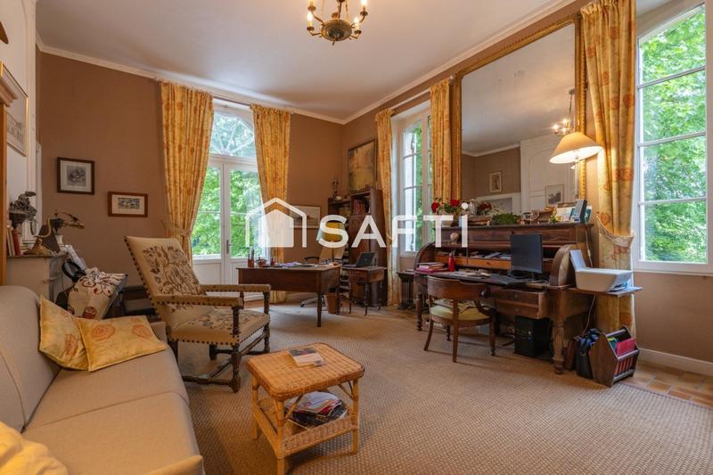 Maison - 250 m² - 9 pièces