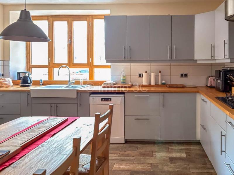 Maison - 190 m² - 6 pièces