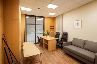 Bureau - 80 m² - 6 pièces