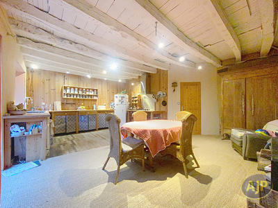 Maison - 137 m² - 6 pièces