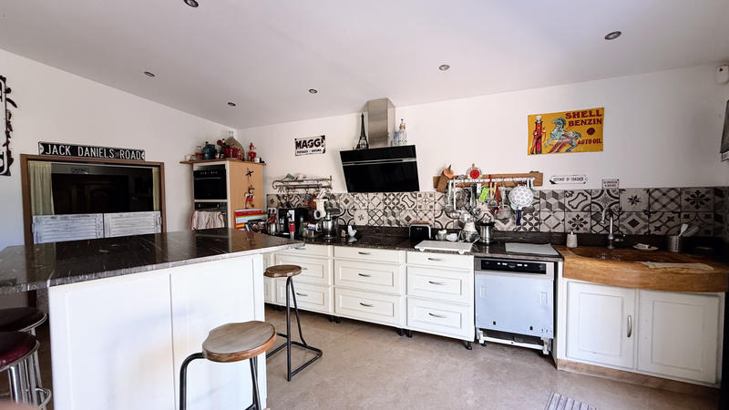 Maison - 140 m² - 5 pièces