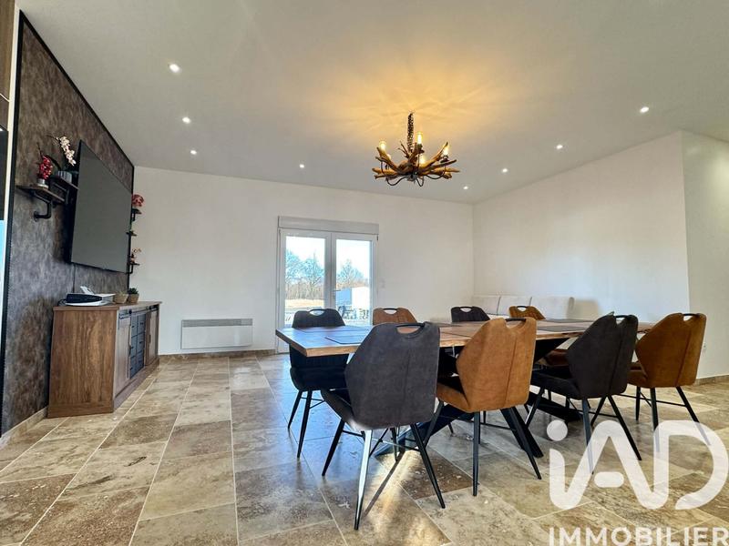 Maison - 98 m² - 5 pièces