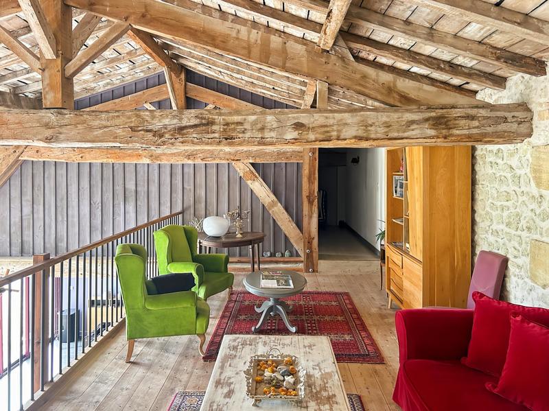 Maison - 325 m² - 8 pièces