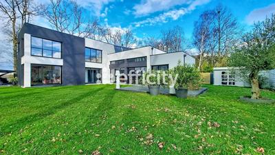 Pavillon - 281 m² - 8 pièces