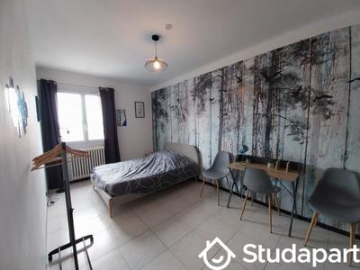 Chambre - 12 m² - 1 pièce