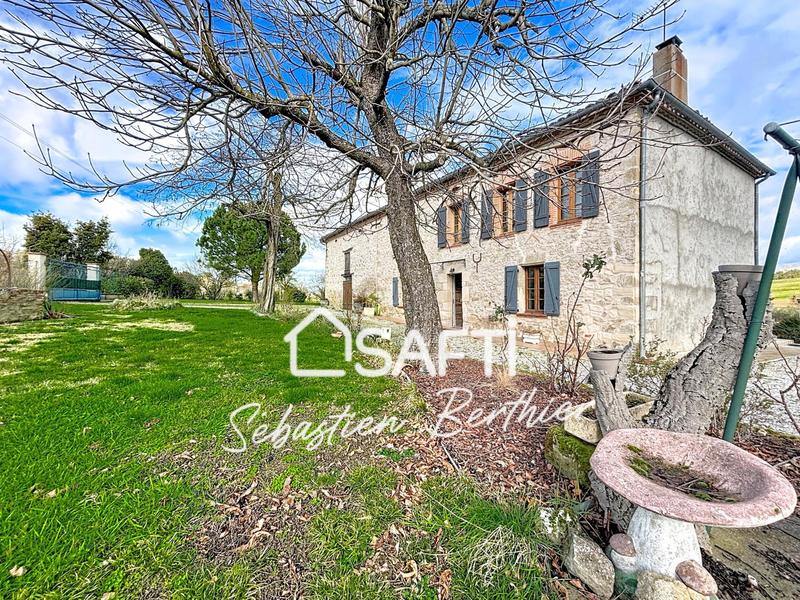 Maison - 237 m² - 7 pièces