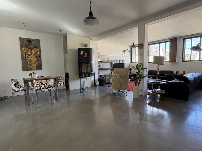 Atelier d'activités - 196 m² - 5 pièces