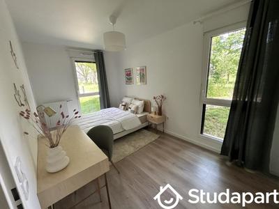 Chambre - 11 m² - 1 pièce