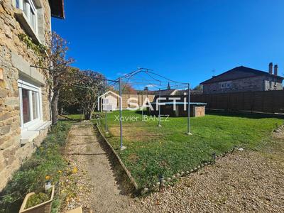 Maison - 234 m² - 9 pièces