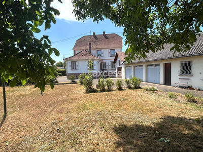Maison - 234 m² - 10 pièces