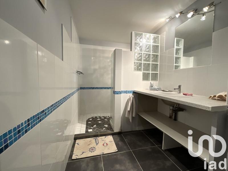 Maison - 205 m² - 5 pièces