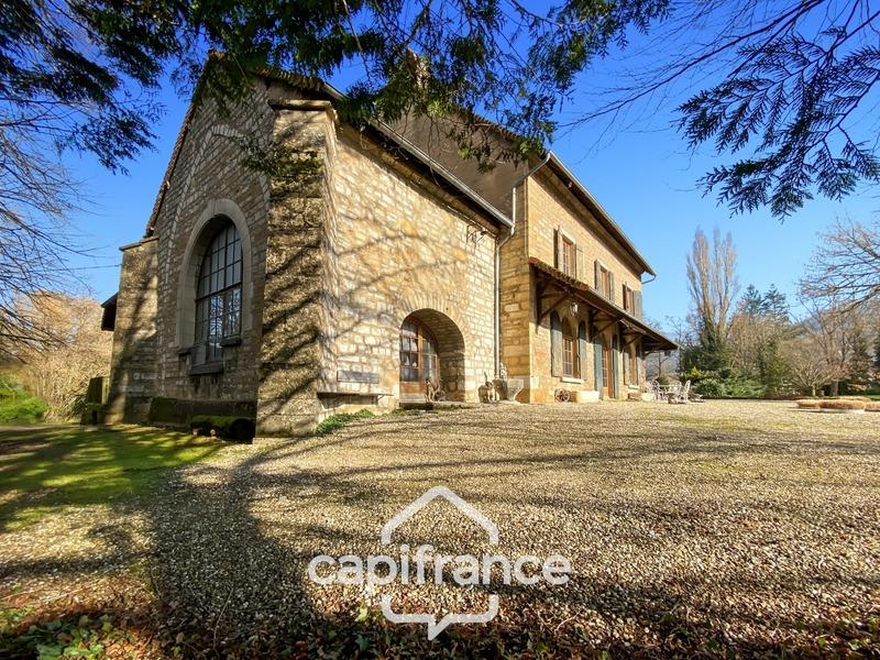 Maison - 318 m² - 8 pièces