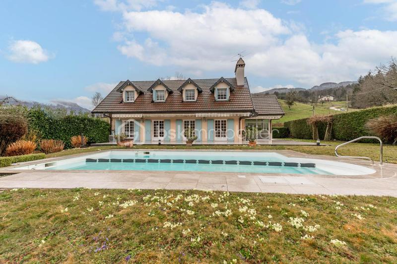 Demeure - 186 m² - 6 pièces