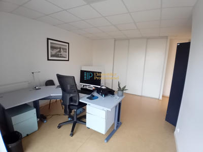 Bureau - 764 m² - 19 pièces