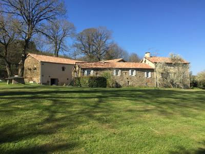 Maison de campagne - 700 m² - 8 pièces