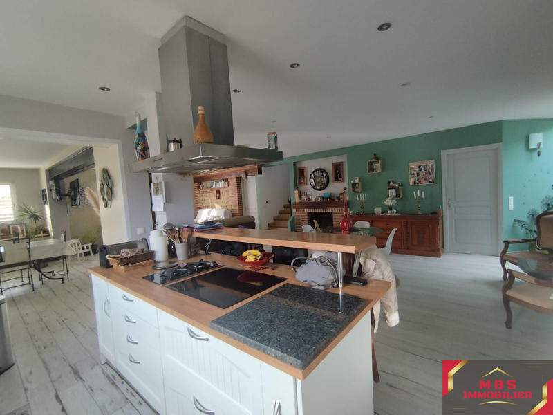 Propriété - 202 m² - 5 pièces