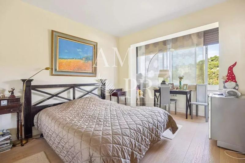 Appartement - 137 m² - 4 pièces