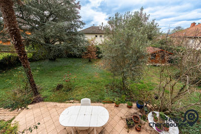 Maison - 220 m² - 8 pièces