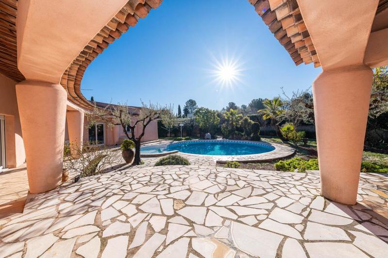 Villa - 195 m² - 4 pièces