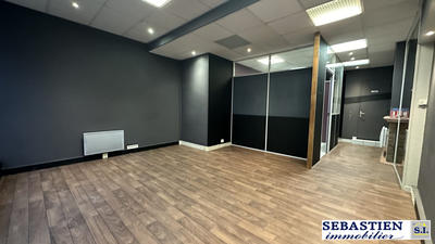 Local commercial - 76 m² - 6 pièces