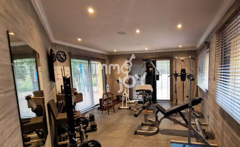 Villa - 268 m² - 7 pièces