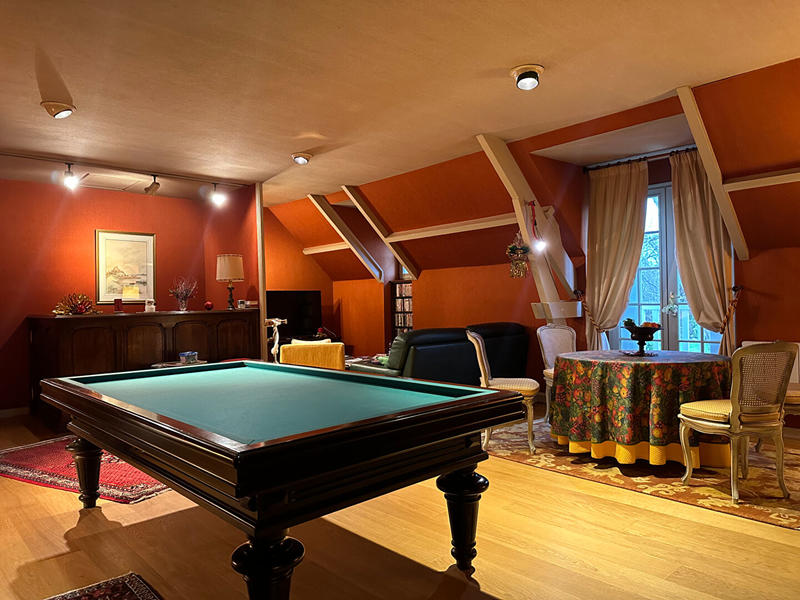 Maison - 274 m² - 7 pièces