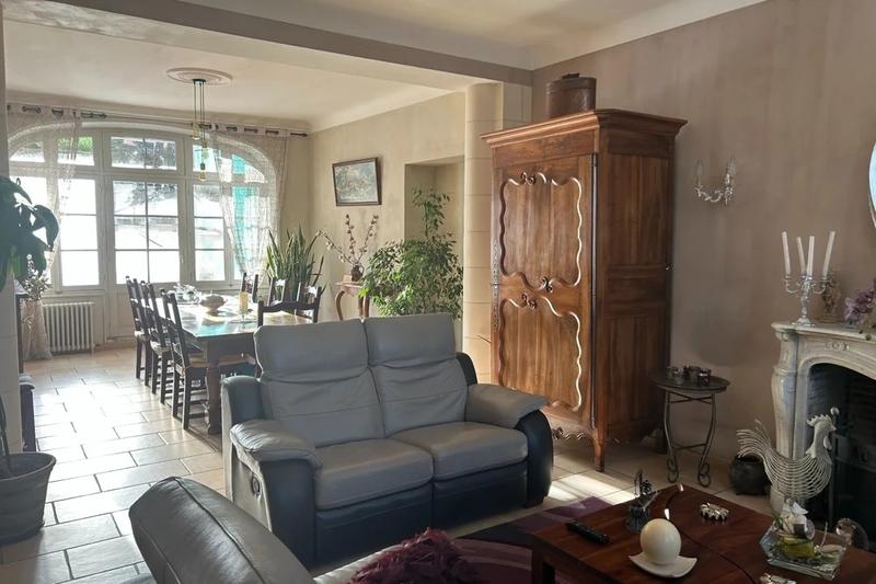 Maison - 309 m² - 8 pièces