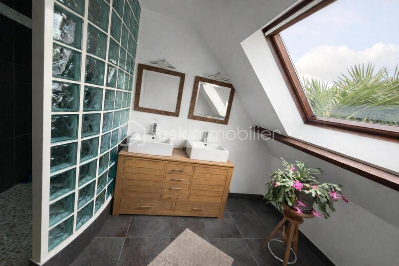 Maison - 179 m² - 6 pièces