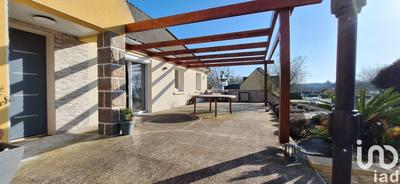 Maison - 198 m² - 9 pièces